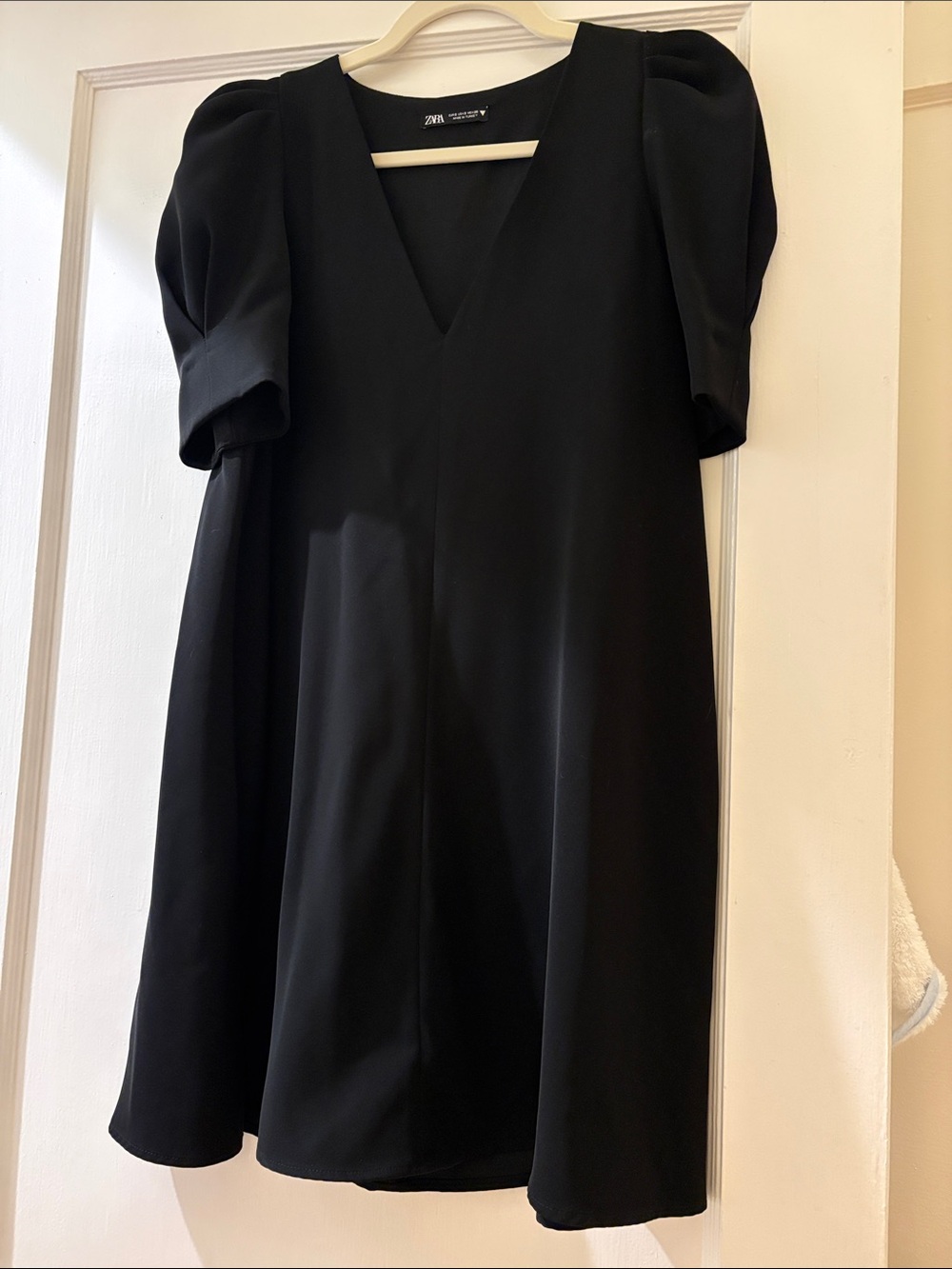 Zara Black V-Neck Puff Sleeve Mini Dress - Elegant A-Line